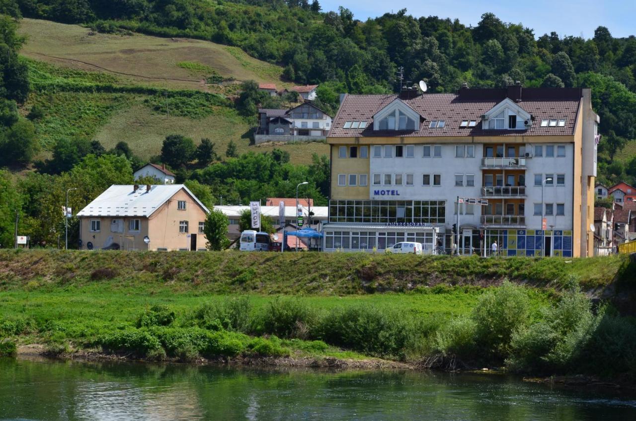 Motel New Sanatron Bosanski Novi Extérieur photo