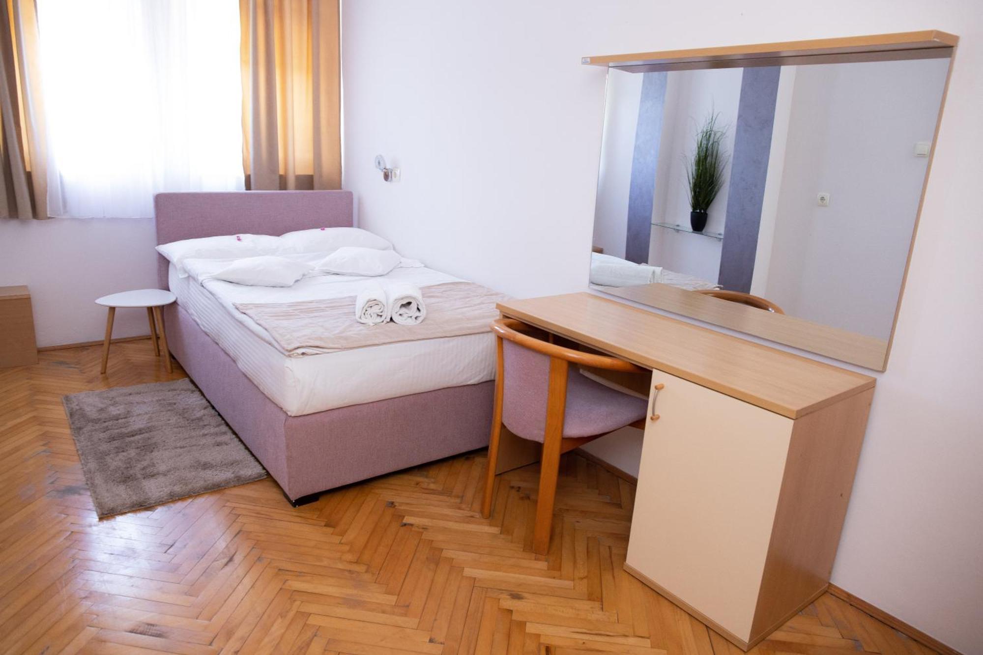 Motel New Sanatron Bosanski Novi Extérieur photo