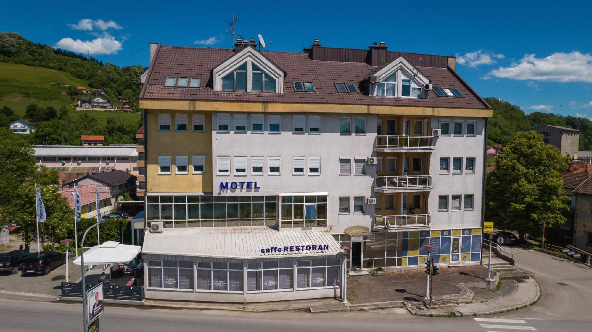 Motel New Sanatron Bosanski Novi Extérieur photo