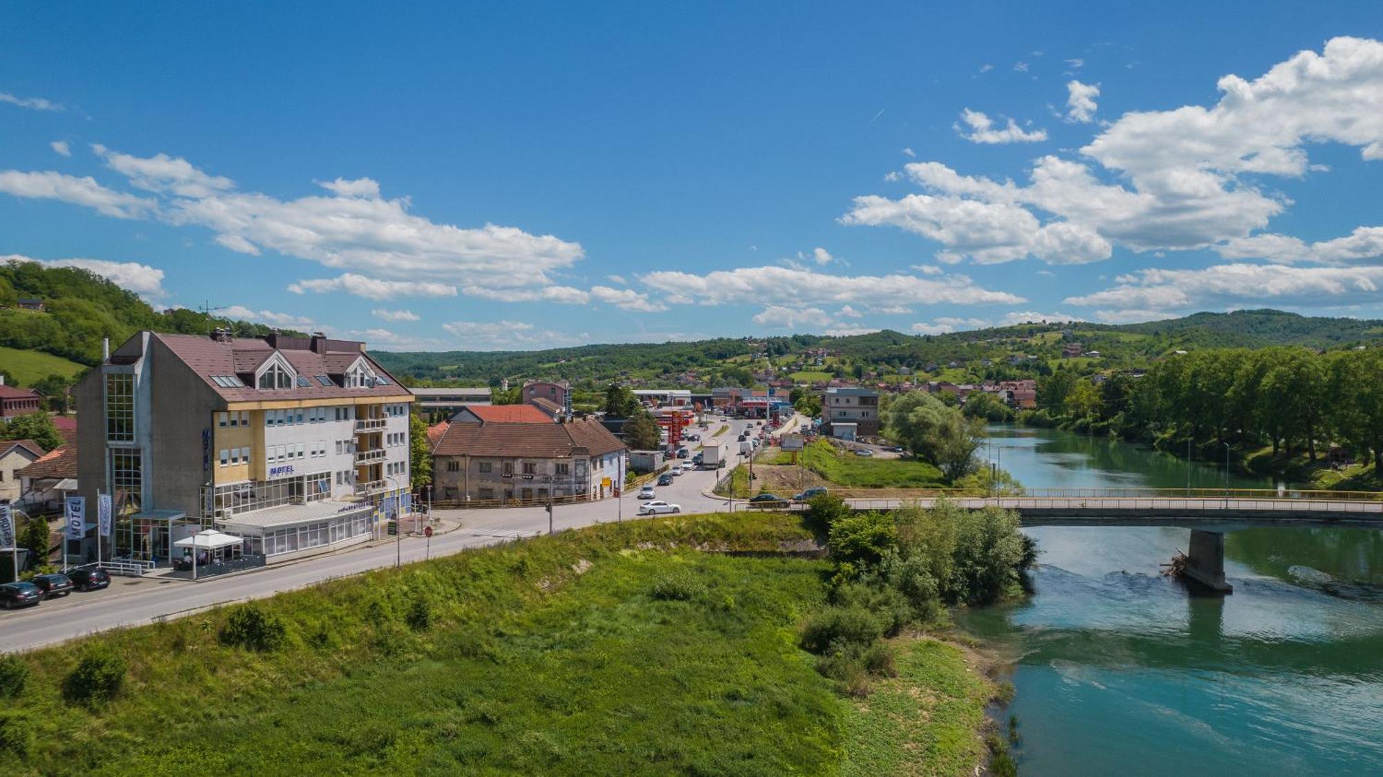 Motel New Sanatron Bosanski Novi Extérieur photo