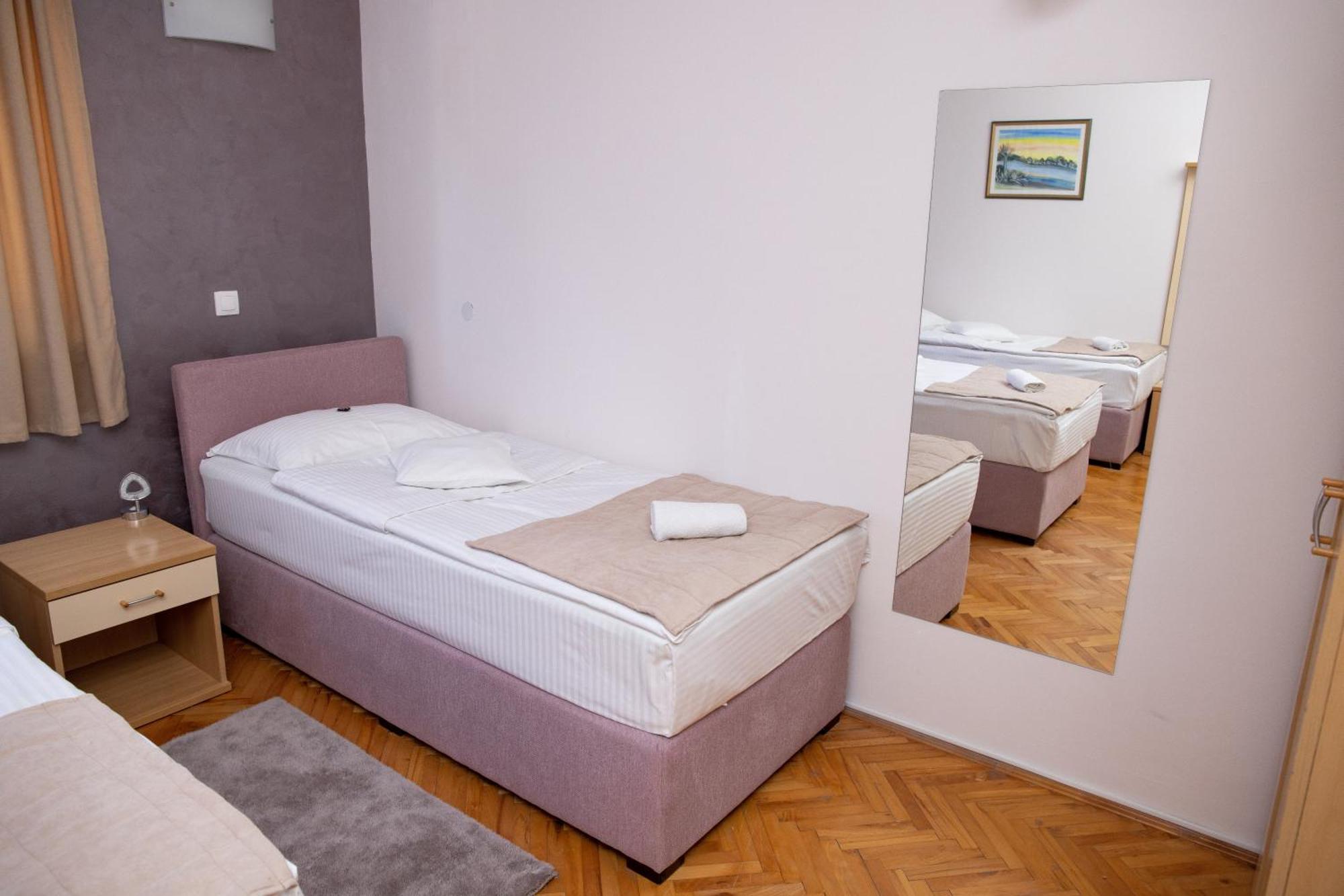 Motel New Sanatron Bosanski Novi Extérieur photo