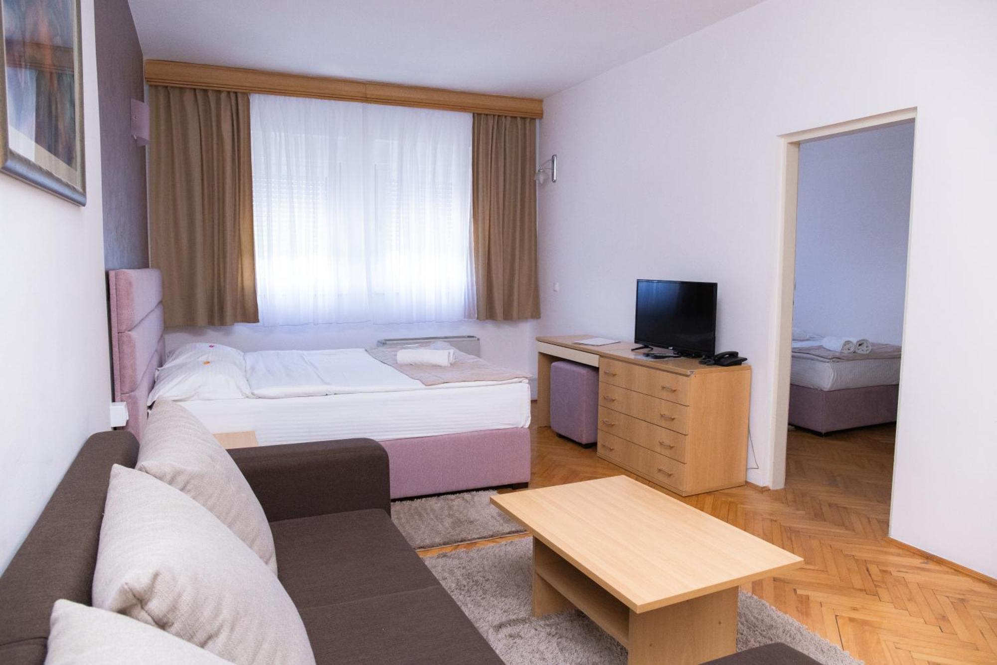 Motel New Sanatron Bosanski Novi Extérieur photo