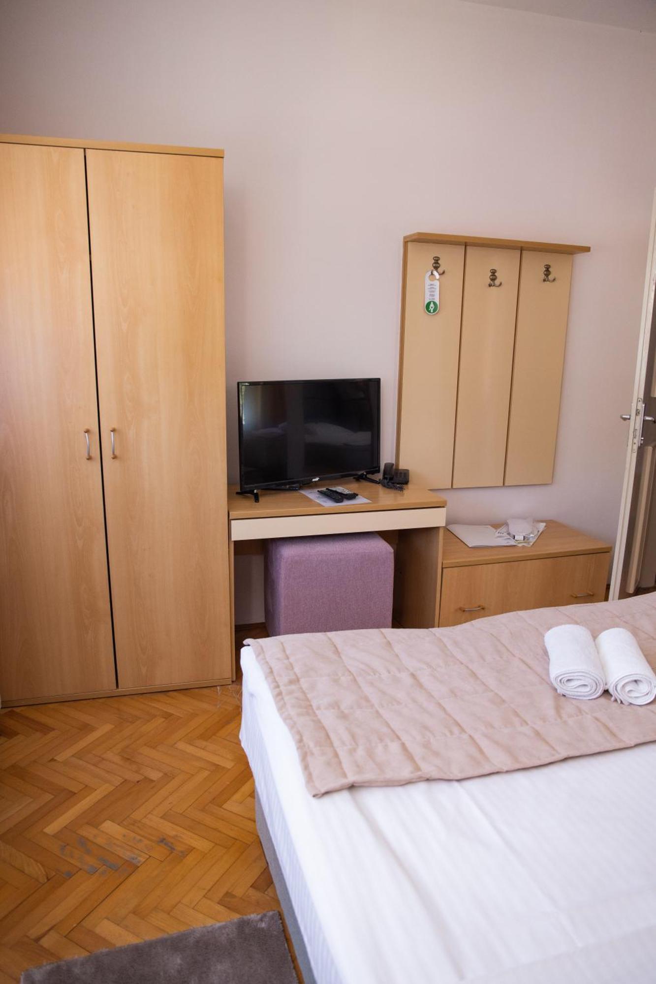 Motel New Sanatron Bosanski Novi Extérieur photo