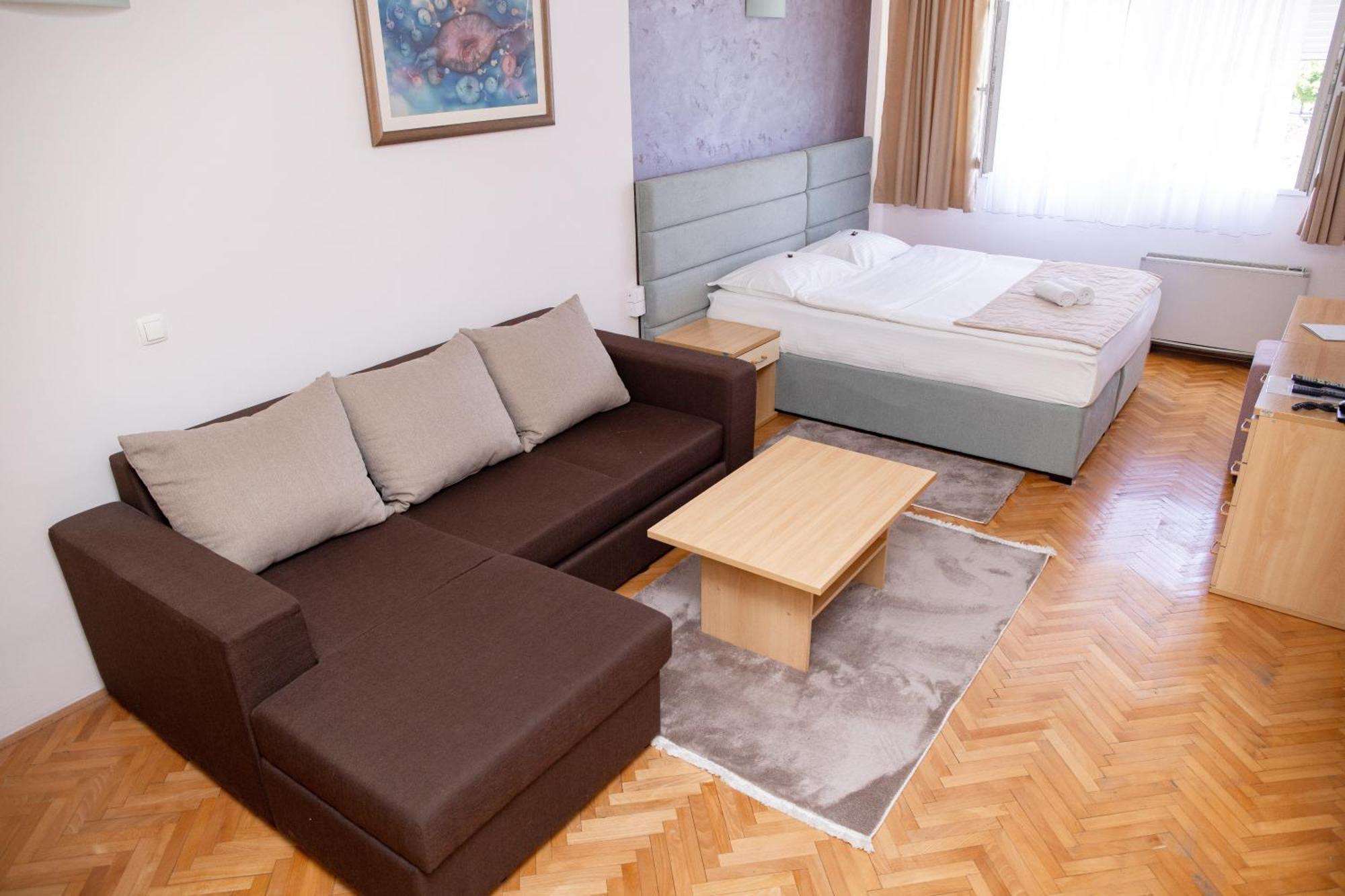 Motel New Sanatron Bosanski Novi Extérieur photo