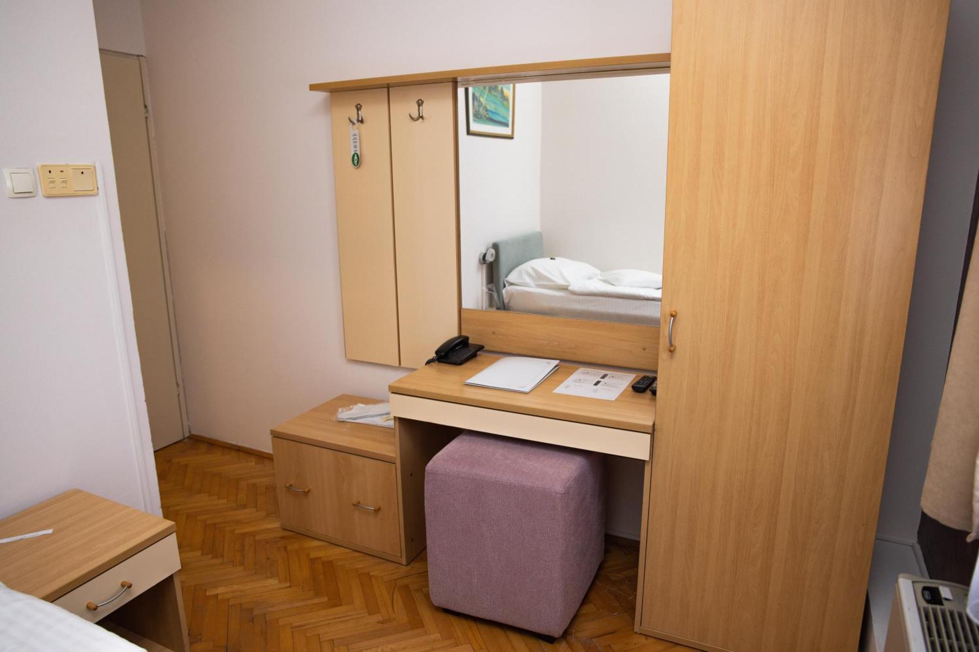 Motel New Sanatron Bosanski Novi Extérieur photo