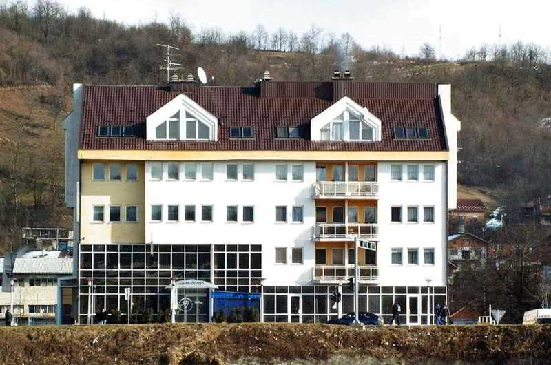 Motel New Sanatron Bosanski Novi Extérieur photo